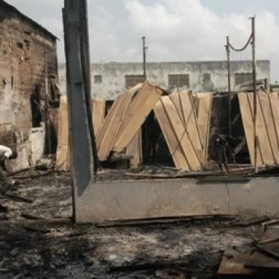 Le mur arrière du Bar Kassa Moulé a été touché par l'incendie