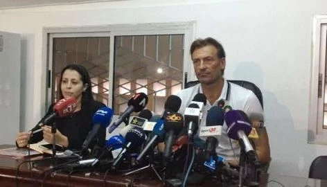 Le sélectionneur du Maroc, Hervé Renard, a animé une conférence de presse le vendredi 10 novembre 2017, au Stade Houphouet Boigny