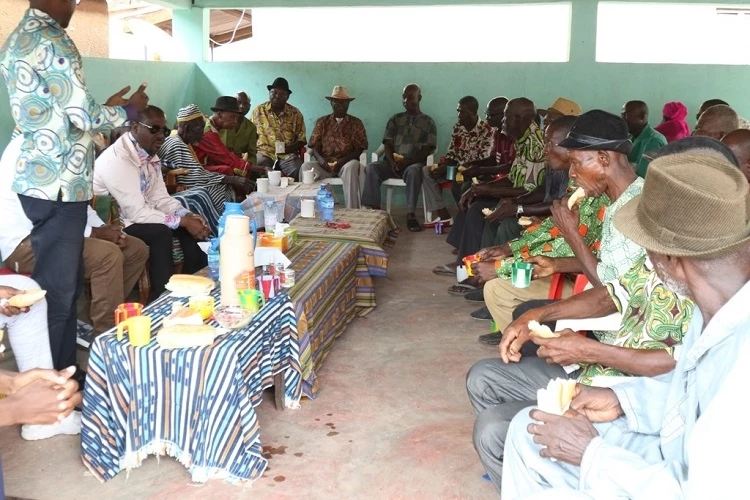 Guillaume Soro, avant son meeting, a partagé le petit-déjeuner avec les chefs traditionnels au domicile du chef du Canton de Tafiré
