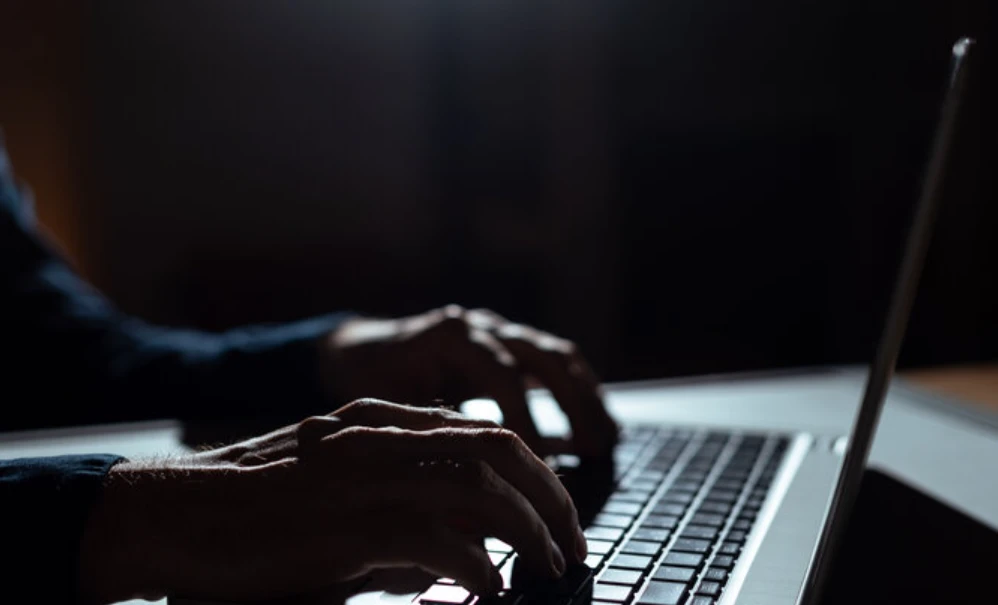 UN PEDOPHILE ARRETE PAR UN YOUTUBEUR (PH:DR)