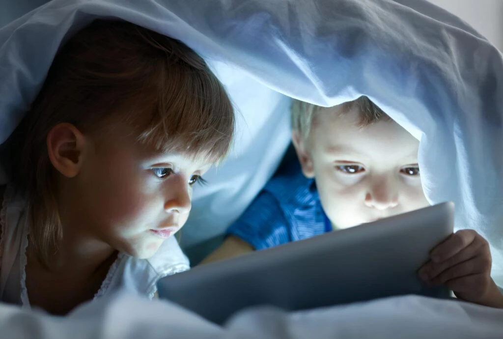 TROP D’ÉCRANS POUR LES ENFANTS ? VOICI CE QUE BOUYGUES VOUS PROPOSE (PH:DR)