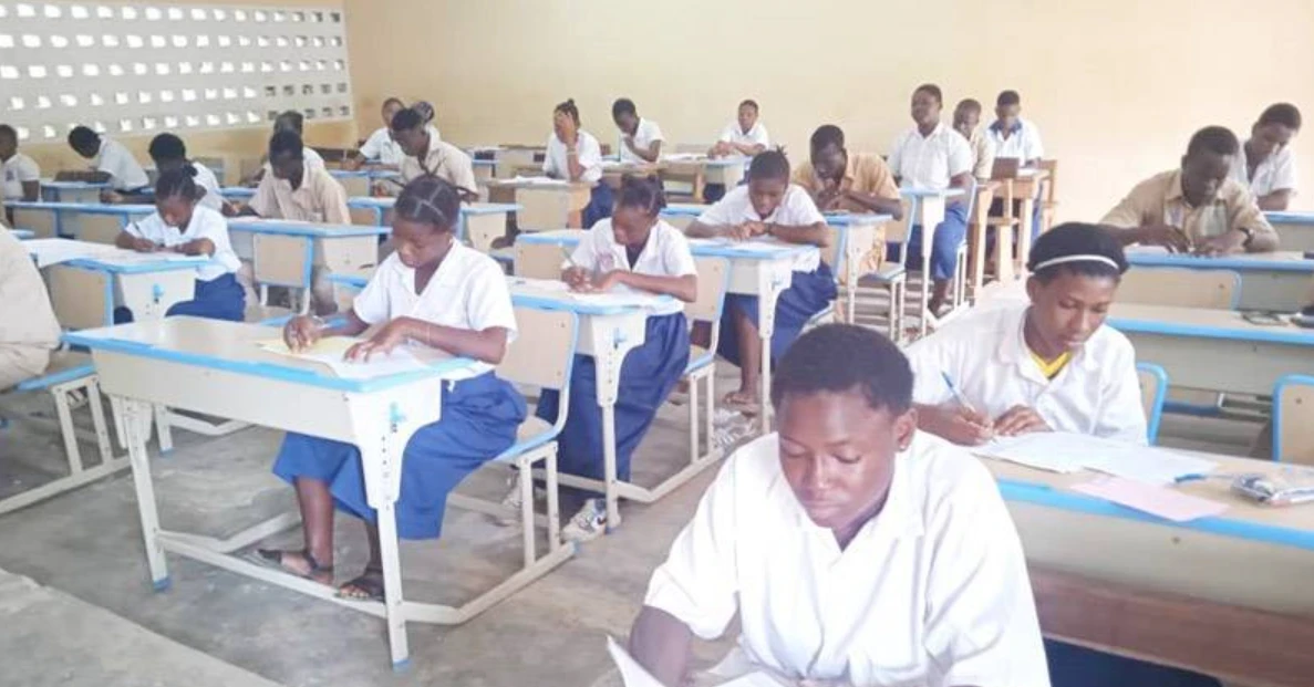 ELEVES A L'EXAMEN (PH:DR)