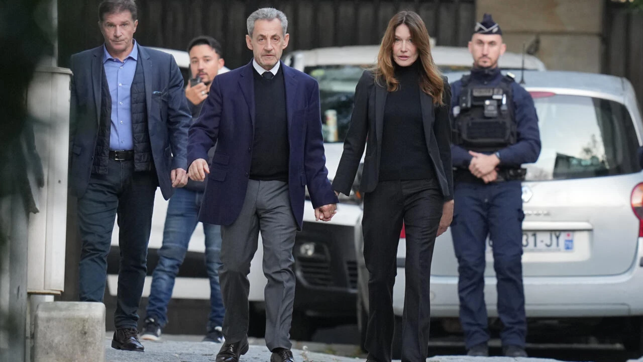 France/Nicolas Sarkozy incarcéré : l’ancien président s’offre un bain de foule avant son isolement