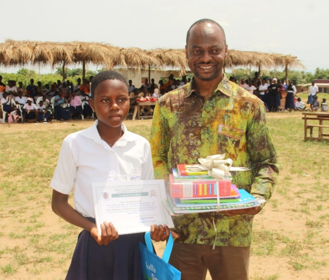 Promotion de l'excellence : Le Lycée Moderne de Satama-Sokoro célèbre les meilleurs élèves