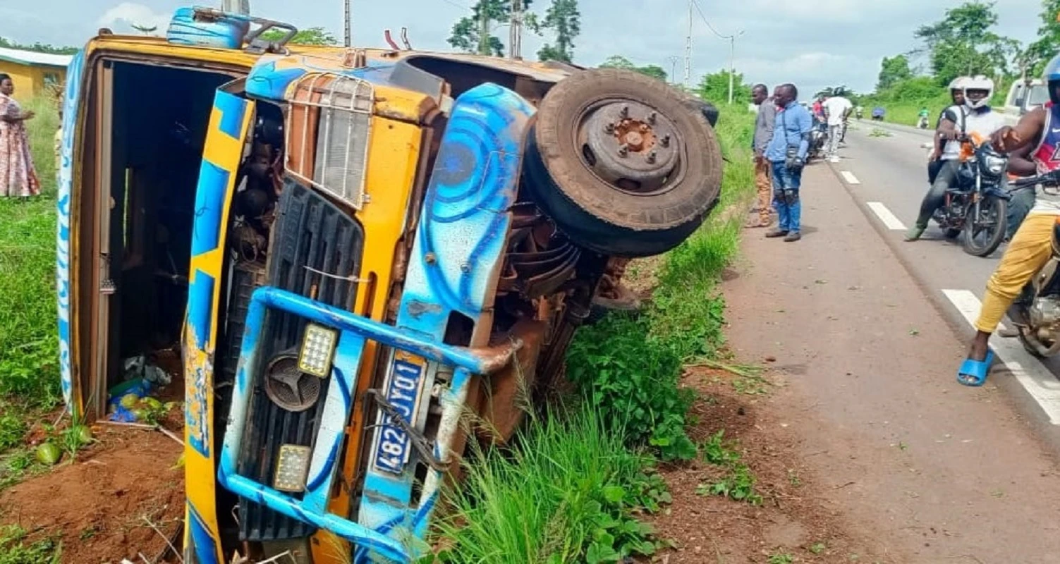 Gregbeu : Un convoi de ‘’Paquinou’’ se renverse dans un ravin, plusieurs blessés enregistrés