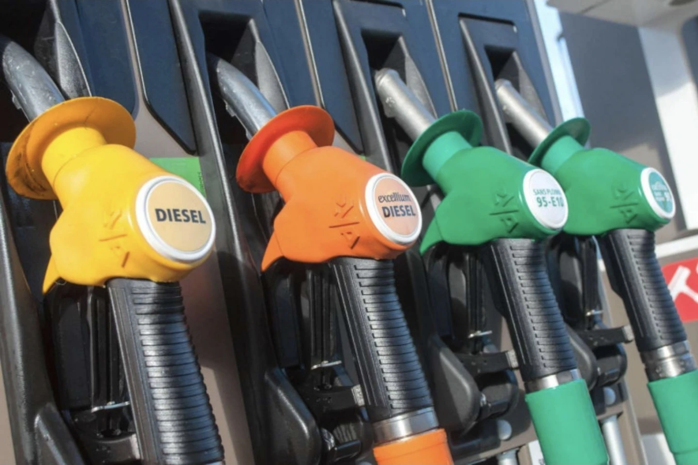 Prix du diesel en Afrique de l’Ouest : Le Bénin est à 555 F, le Mali à 940 F et le Nigeria 1,637 Naira