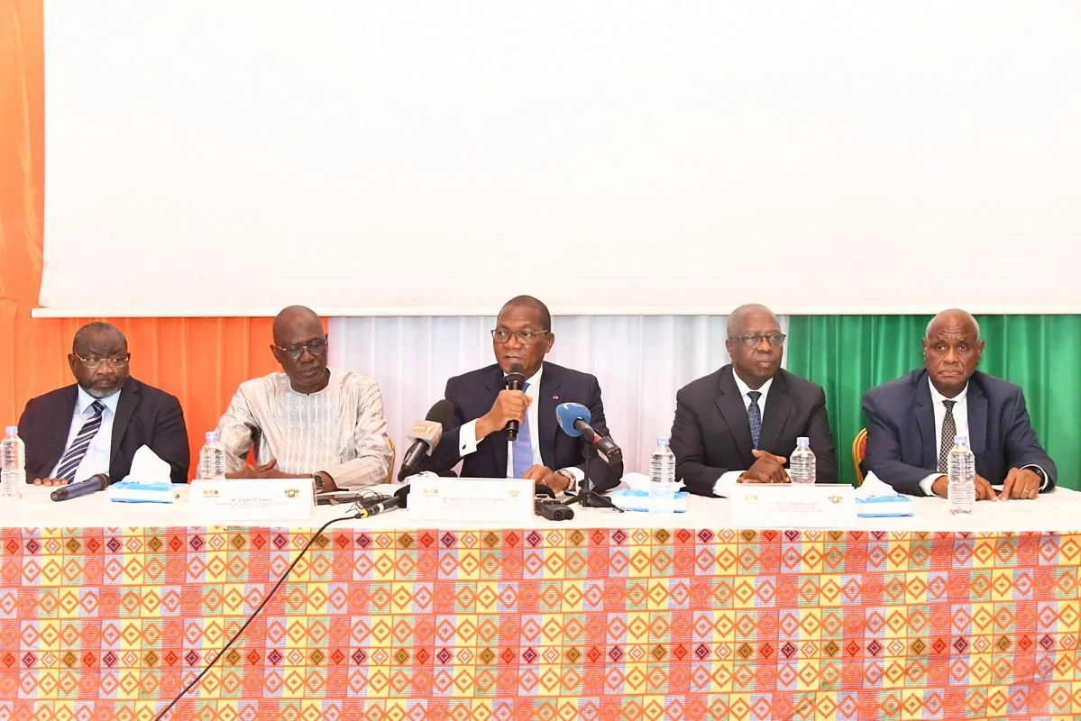 Crise du cacao : L’OIA, le CCC et le ministre Bruno Koné rassurent et se tournent vers la campagne intermédiaire