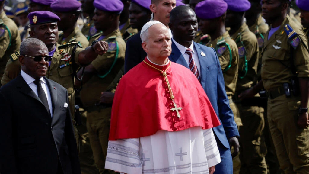 Tournée africaine du Souverain pontife : Léon XIV est à Yaoundé, tout le Cameroun en mouvement