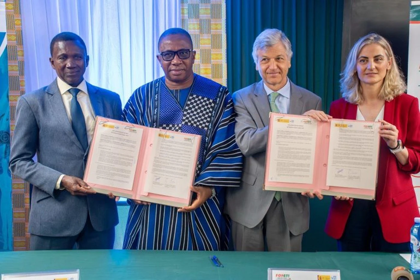 Coopération scientifique : Le FONSTI et l’Espagne scellent un partenariat pour  l’innovation