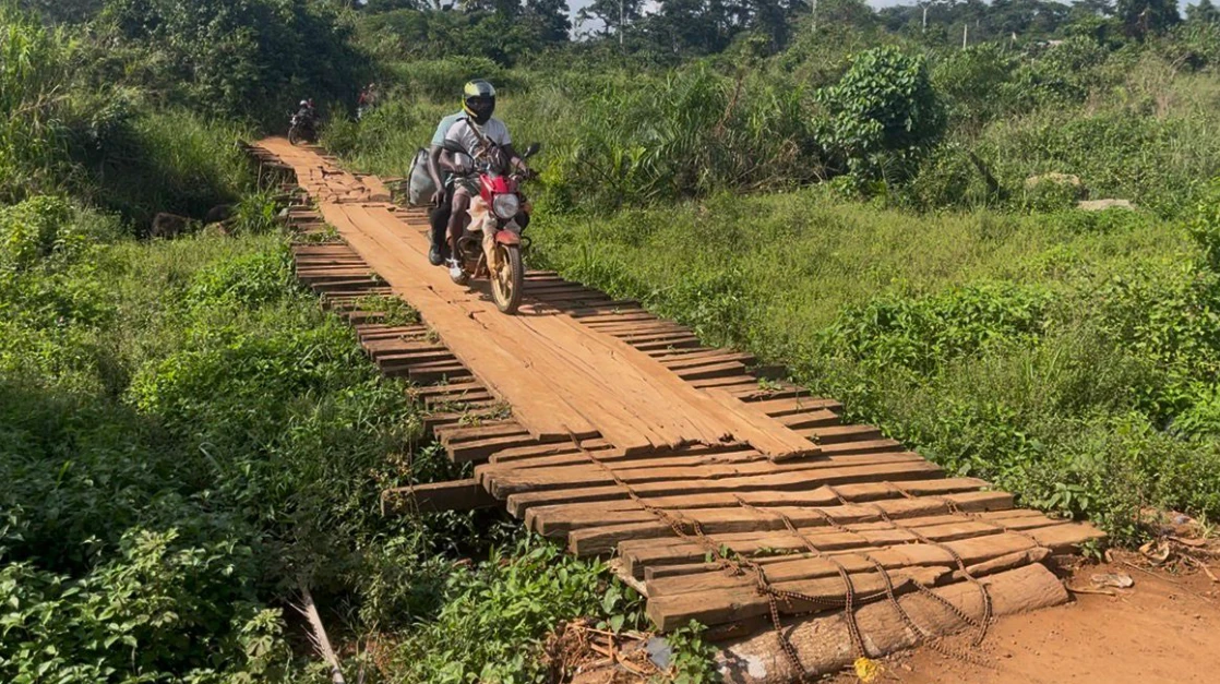 À Bouinpleu, les villageois déboursent 15 000 FCFA minimun pour rallier la ville de Danané à moto