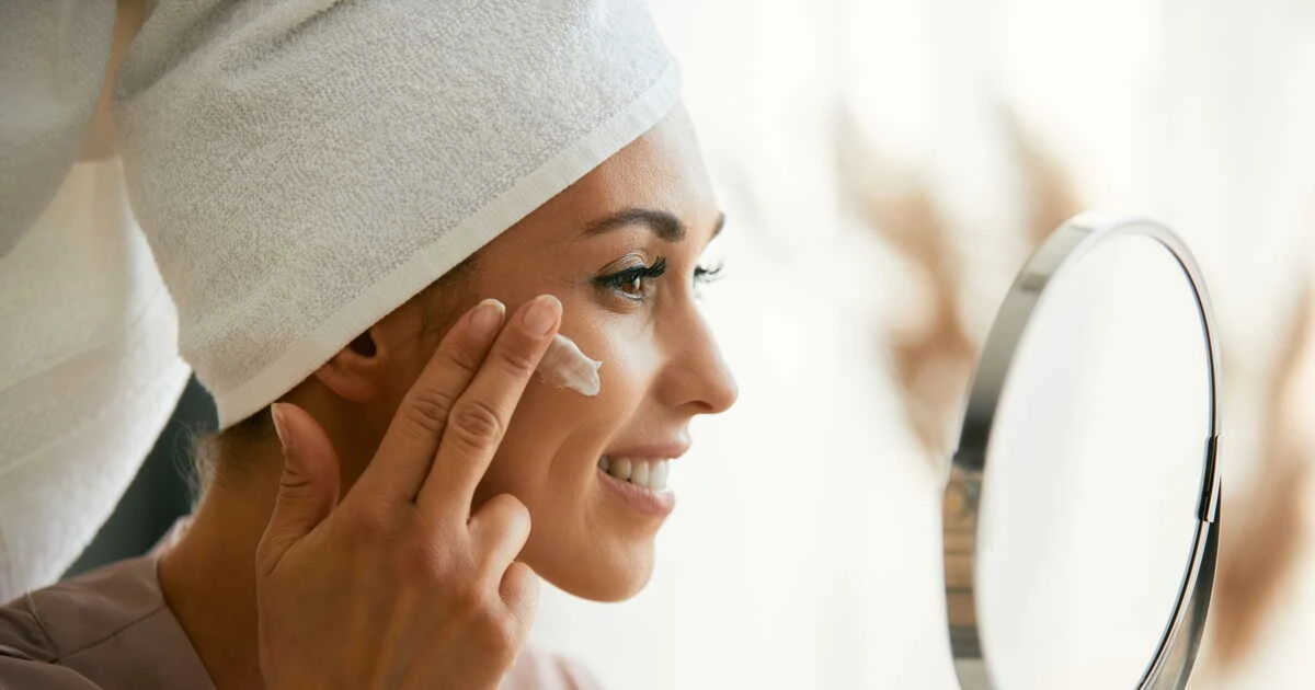 Contour des yeux : Pourquoi j'ai arrêté la crème de nuit sans regret