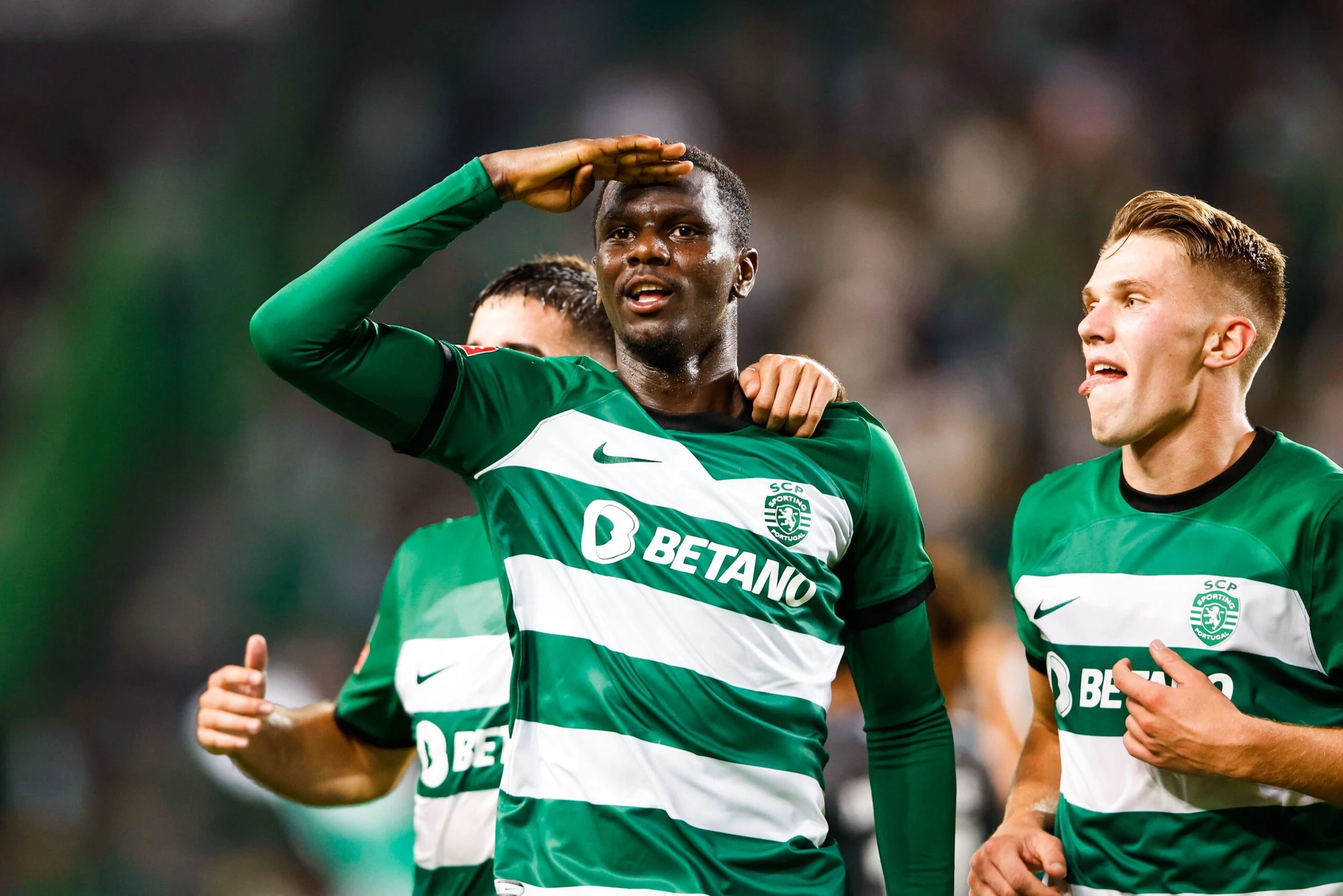 En plus de Yan Diomandé, le PSG « obverse avec insistance » Ousmane Diomandé