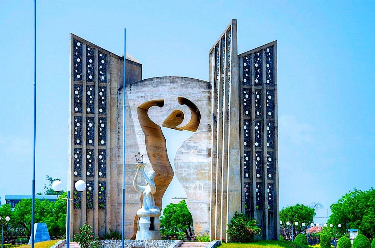 Lomé, trait d’union : Les togolais tiraillés entre l’AES et les priorités du PCT