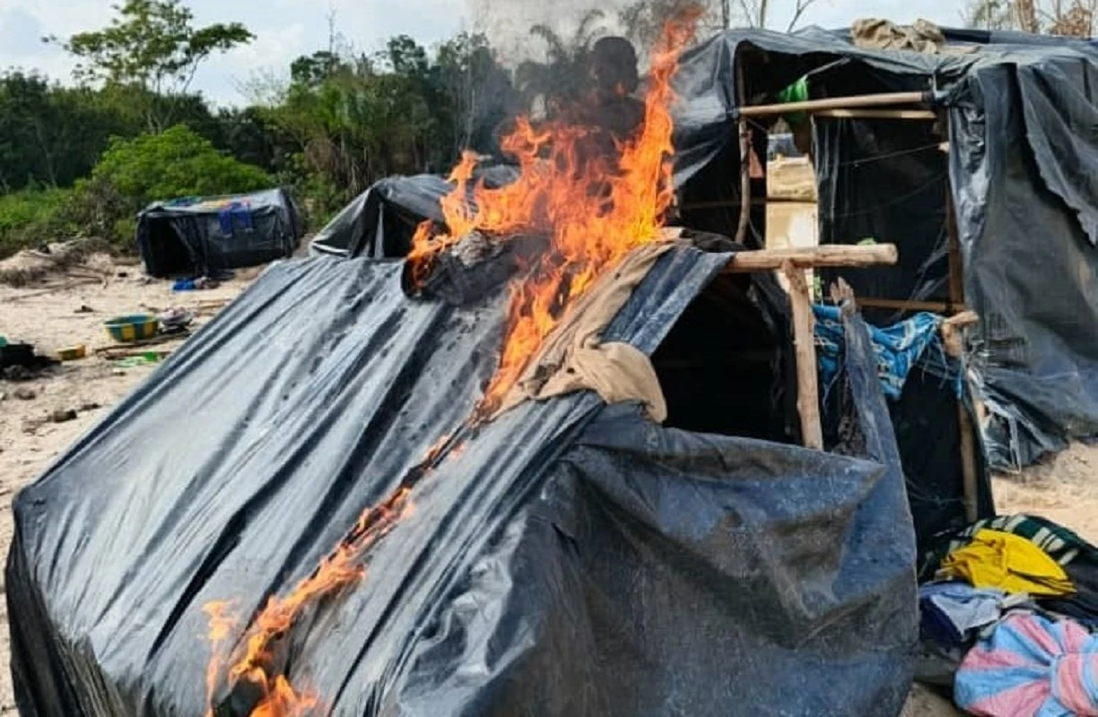 La lutte contre l'orpaillage à Daloa : 2 sites illégaux démantelés à Zaïbo, 8 individus interpellés