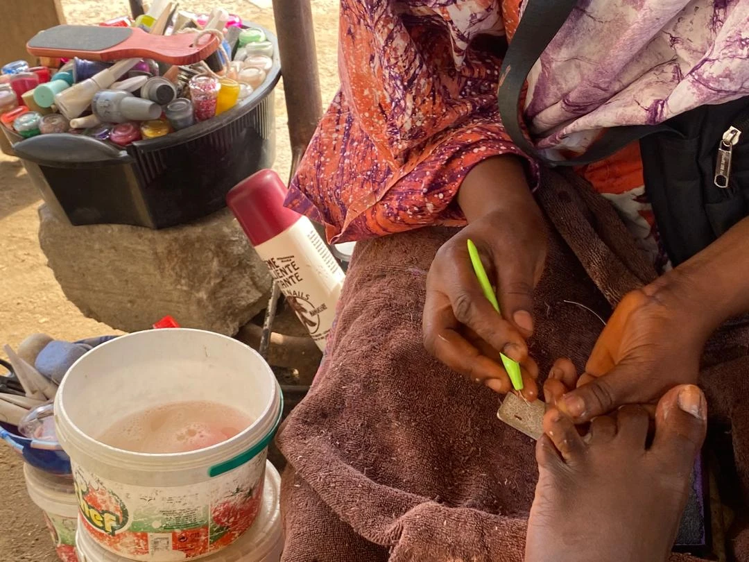 Pédicure de rue : Quand la beauté des pieds expose à de graves infections