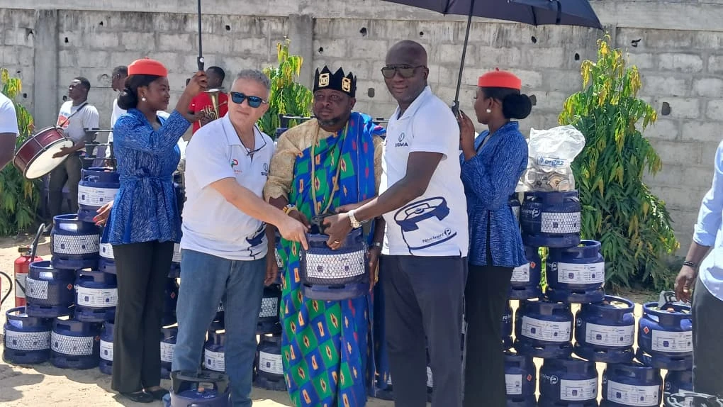 Côte d'Ivoire : Plus de 1 000 foyers de l'Île Boulay 2 reçoivent des kits de gaz domestique gratuitement