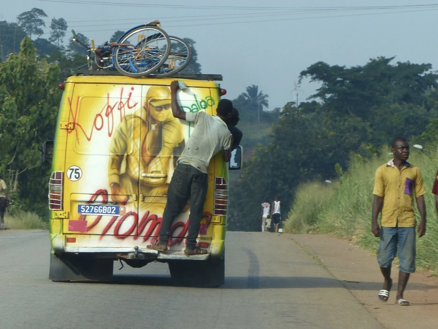 Gbakas et taxis à Abidjan : La DGTTC déclare la guerre aux « dabagaous » et aux bavettes fantaisistes