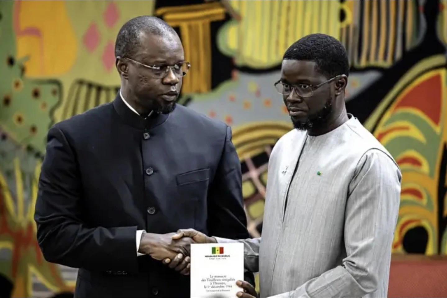 Sénégal : Diomaye Faye se sépare d'Ousmane Sonko et dissout le gouvernement