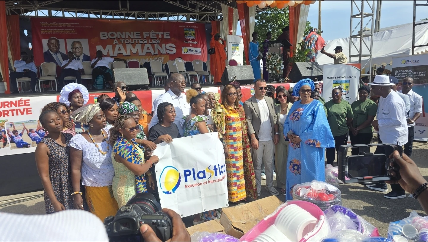 Koumassi : 10 000 cadeaux aux mères, Plastica et la mairie célèbrent les femmes connectées