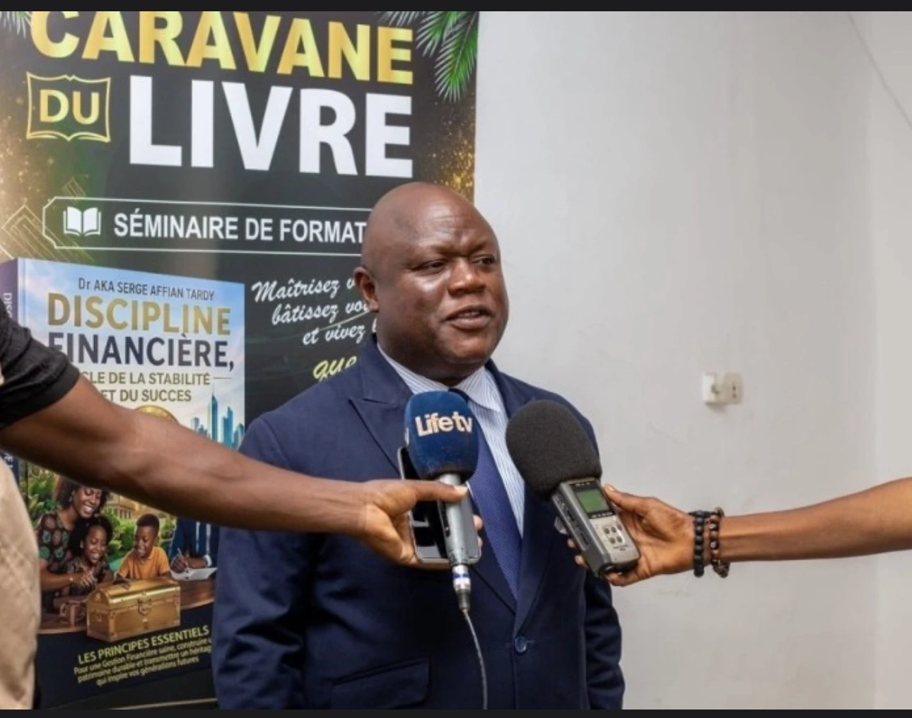 Korhogo : Dr Aka Serge Affian Tardy lance un guide pratique pour réussir sa liberté financière