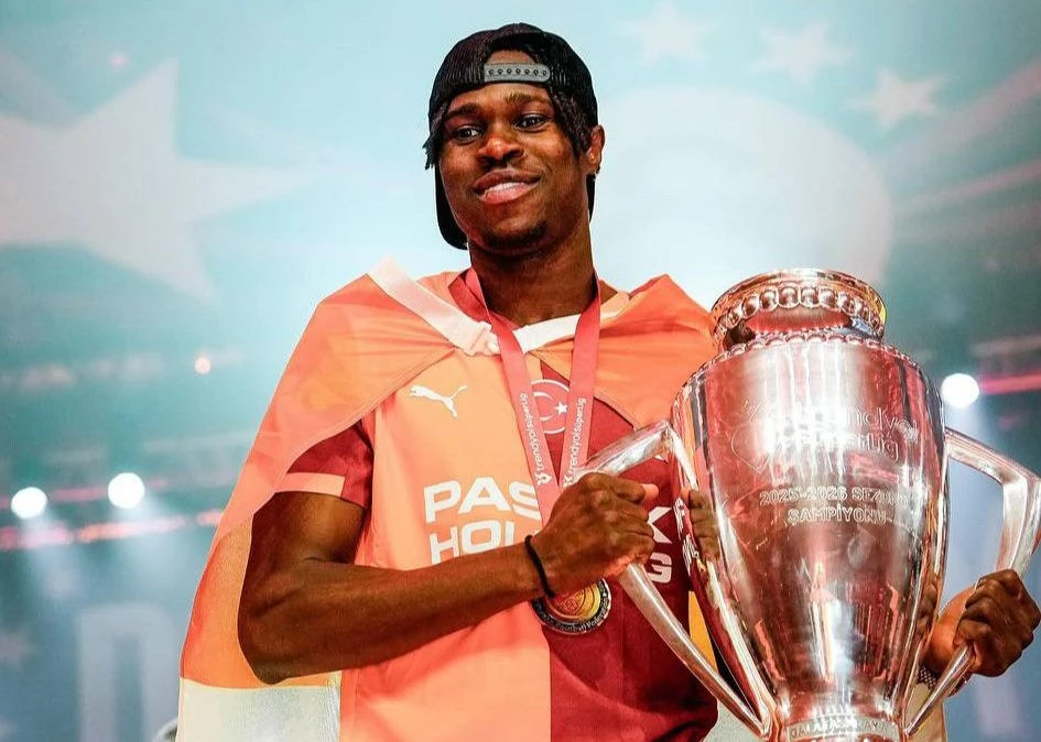 « Je veux Wilfried Singo » : Le président de Naples insiste pour recruter l’Ivoirien