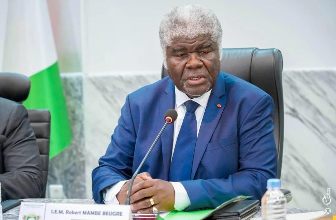 Retour des ordures ménagères à Abidjan : en colère, Ouattara met la pression sur Mambé