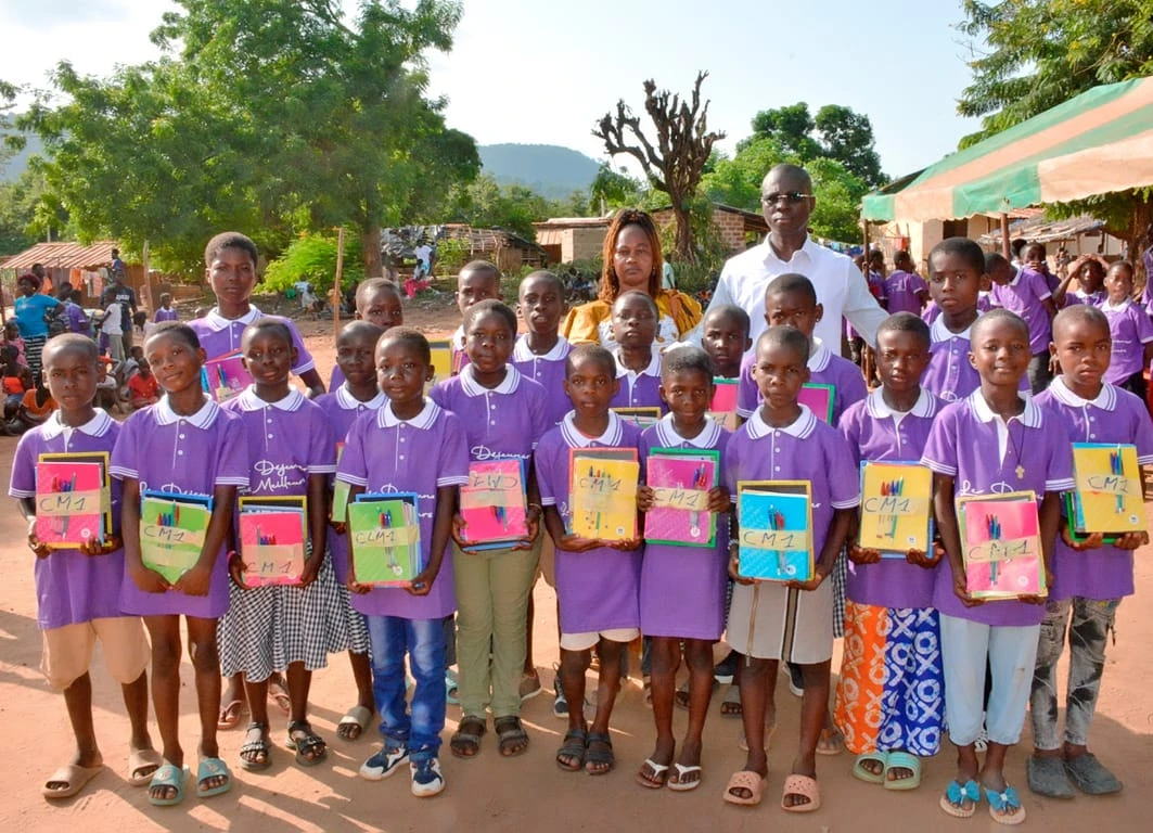 Promotion de l’excellence scolaire : L’honorable Télesfort Saraka récompense les meilleurs élèves de Kpouèbo