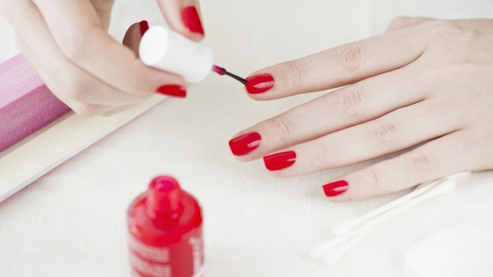 Vernis à ongles : 5 astuces simples pour accélérer le séchag