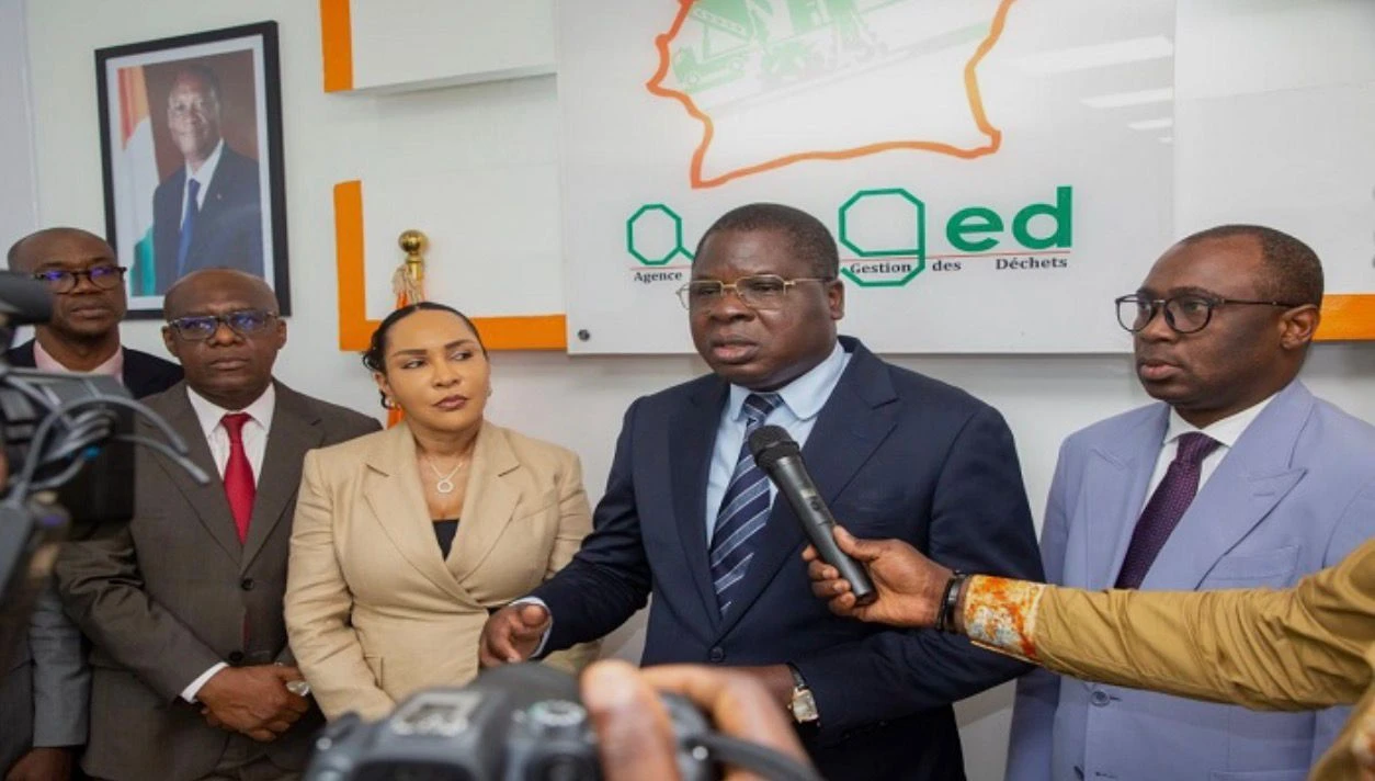 Gestion des déchets : le ministre Amédé Kouakou déclare la f