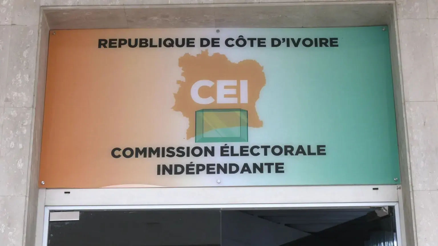 Côte d'Ivoire : Un sénateur fait des révélations sur la CEI ; Un ministre dans l'impasse ; Drame à Biankouma