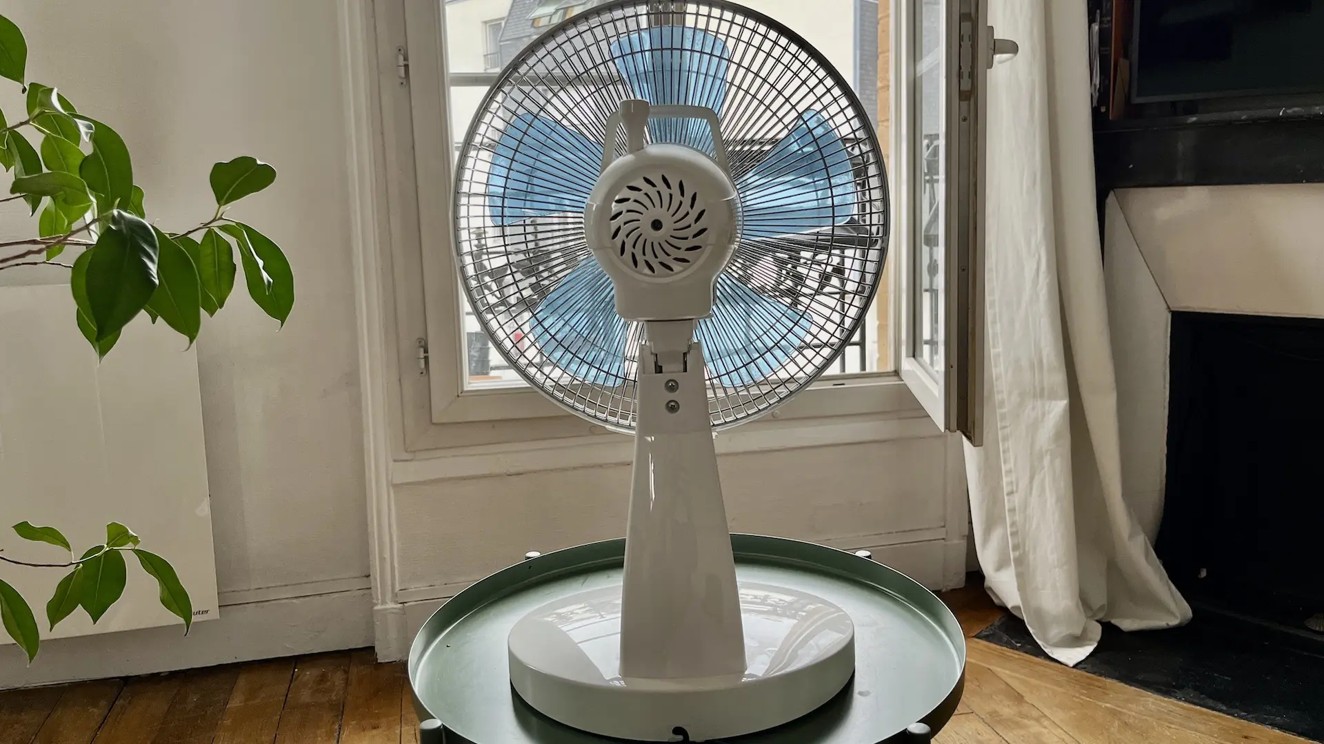 Fan: The little-known trick to cool a room without air conditioning