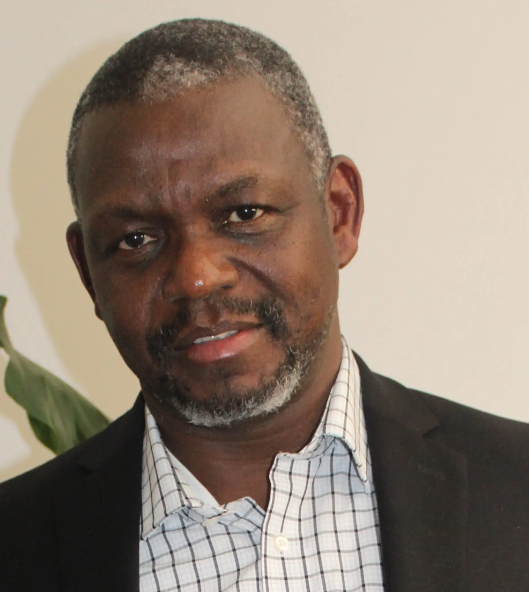 Depuis le Canada / L'écrivain ivoirien Laurent Kouassi décrypte la politique en Afrique Noire