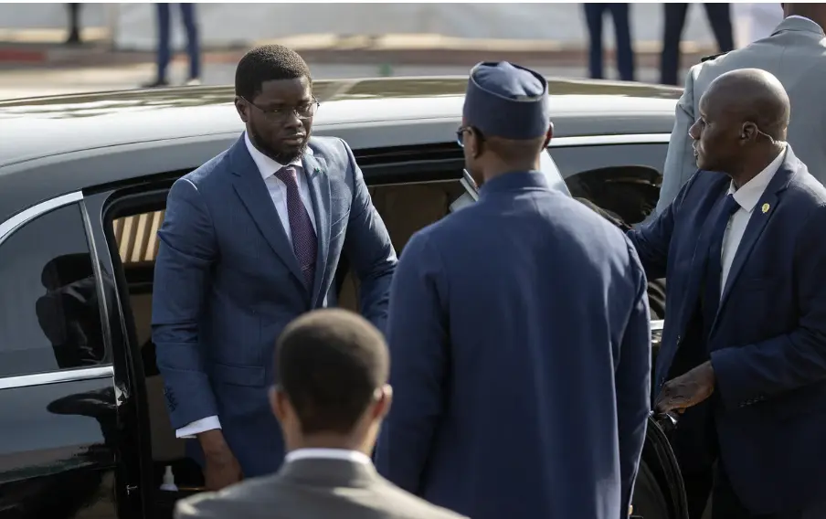 Sénégal : Diomaye Faye boycotte le parlement et se réfère au peuple
