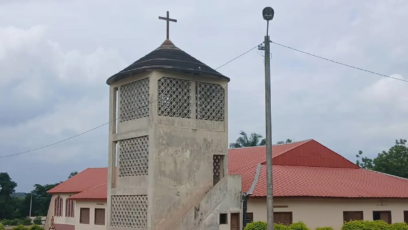 Kpapékou: Saint John Evangelist Parish Still 'Prays'… but Awaits Its Rebirth