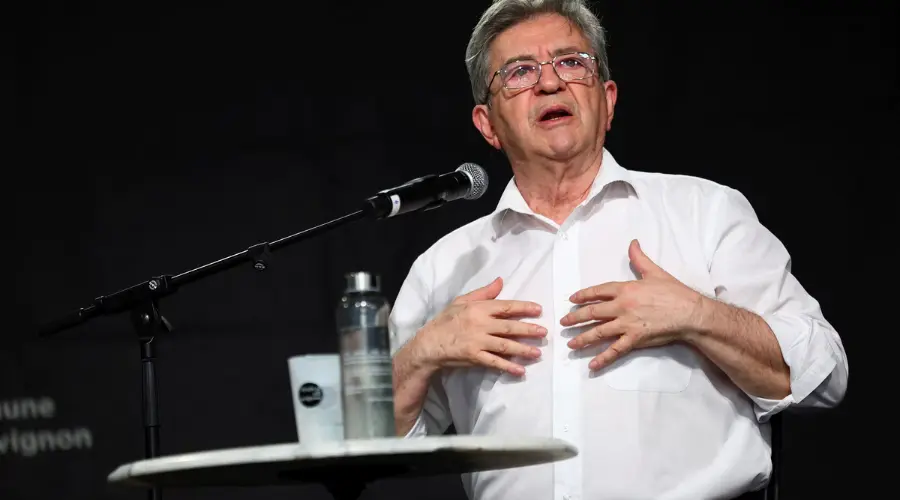 "It is absolutely unconstitutional": Mélenchon's frontal attack sparks anger in Abidjan