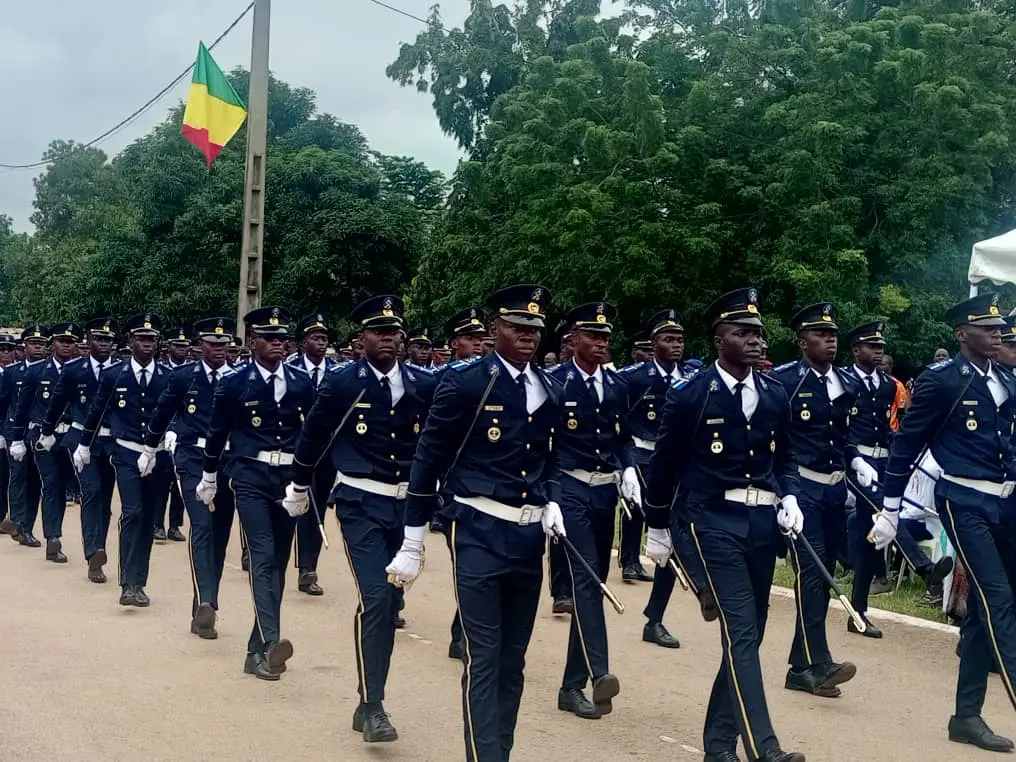 Zambakro : La relève militaire ivoirienne reçoit ses épaulettes sous le regard du Vice-président