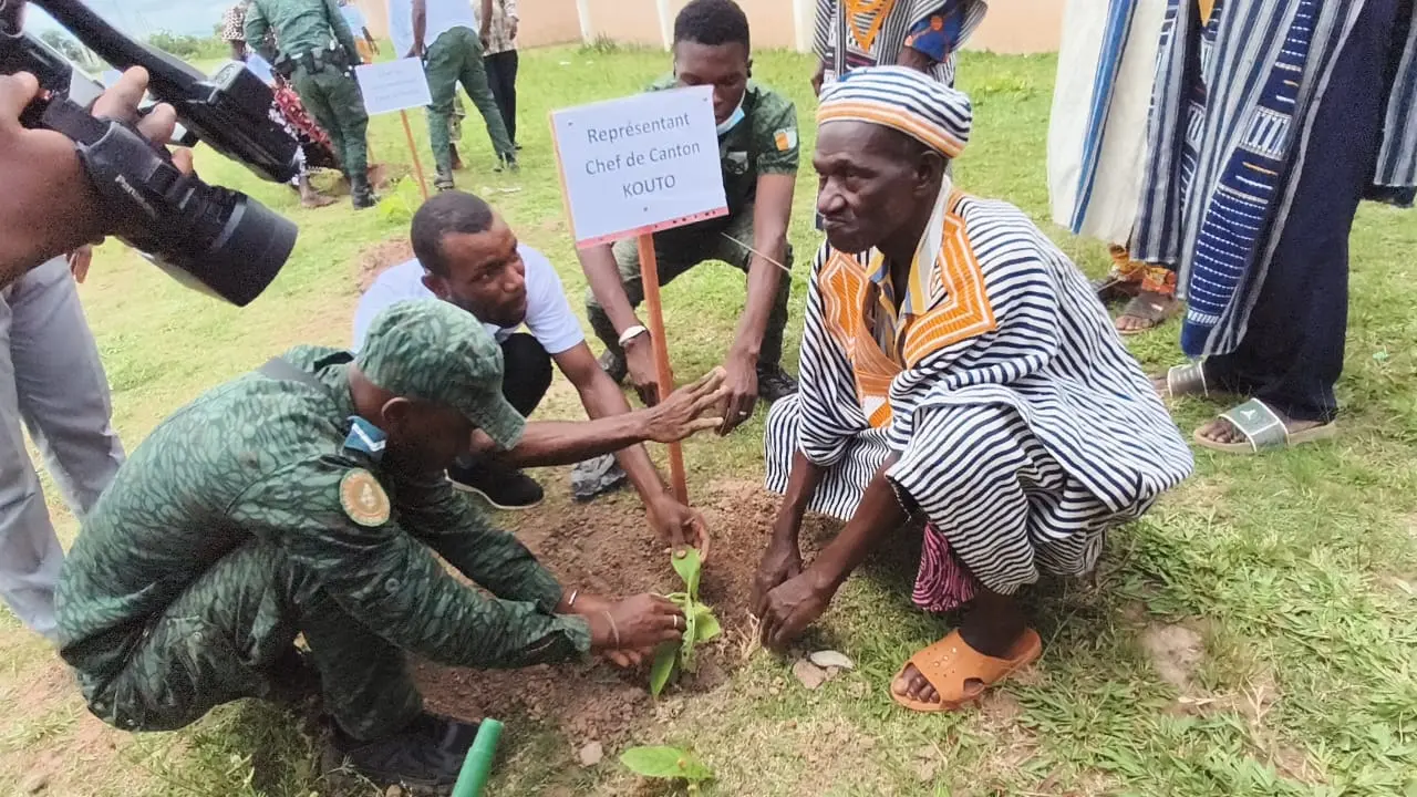 Kouto : Le RJICCE organise une campagne de sensibilisation contre la dégradation des sols et de planting d'arbres