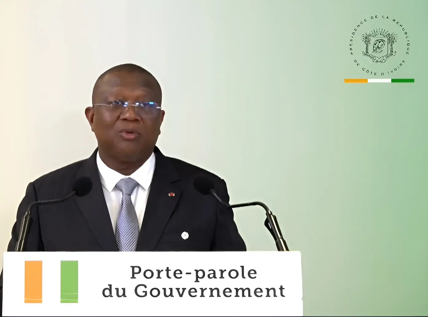 Affaire Mélenchon : le gouvernement ivoirien prend ses distances avec la sortie de Maurice Bandaman