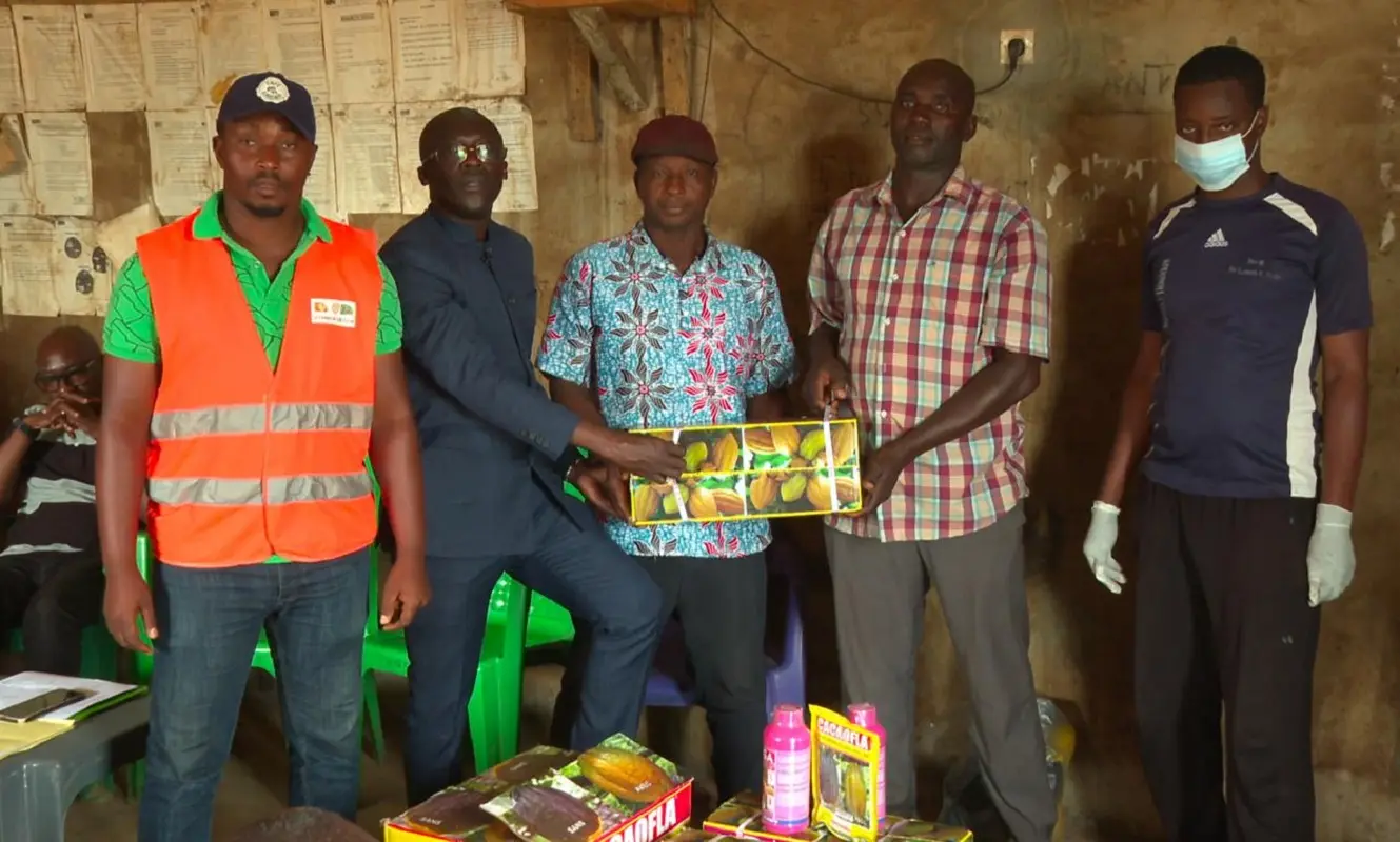 Côte d’Ivoire : Le Conseil du Café-Cacao fournit les produits phytosanitaires à l’OIA et aux producteurs de cacao