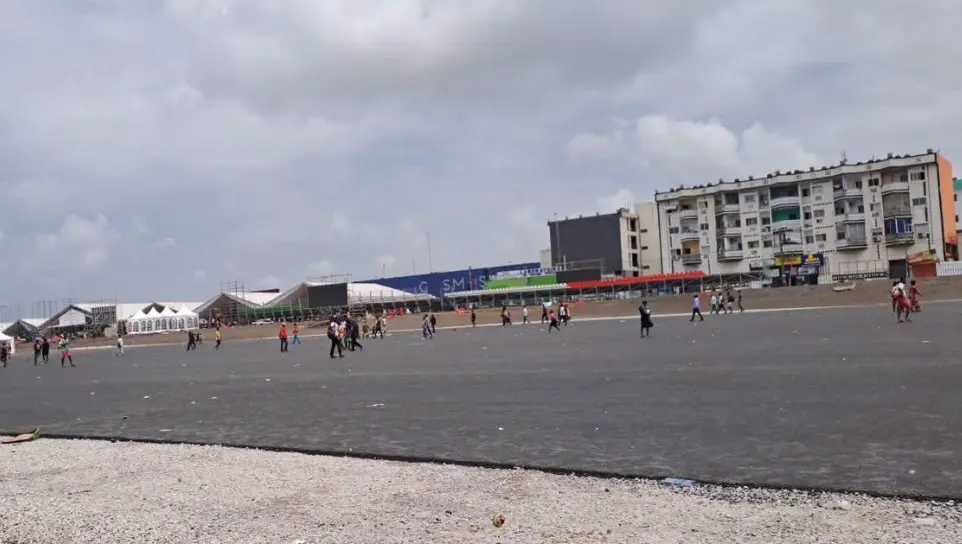 À Yopougon, le bitumage de la place Ficgayo ravive le clash entre Ouattara et Gbagbo