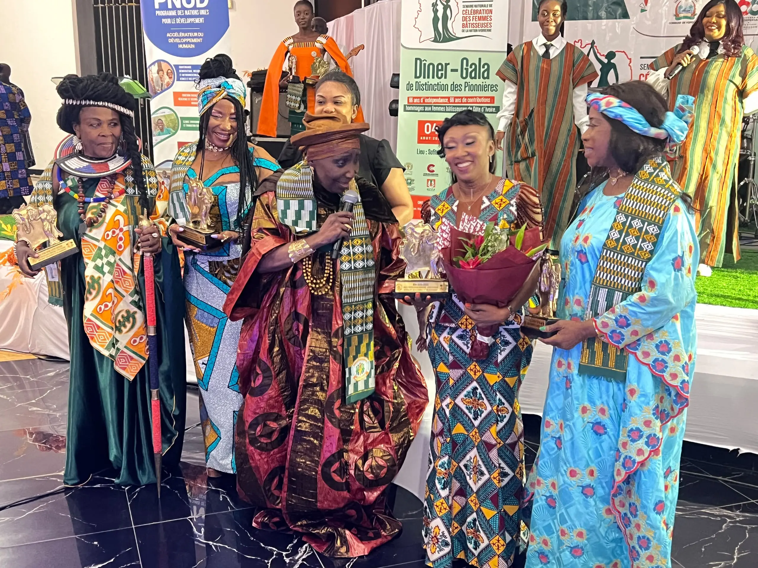 Femmes Ivoiriennes : Pour les 66 ans, 66 bâtisseuses dont Aicha Koné, honorées