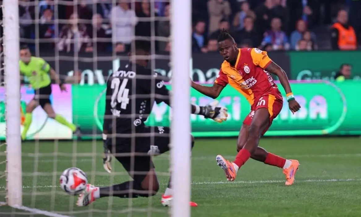 Football : Galatasaray veut se séparer de Wilfried Singo dès janvier en raisons de ses nombreuses blessures