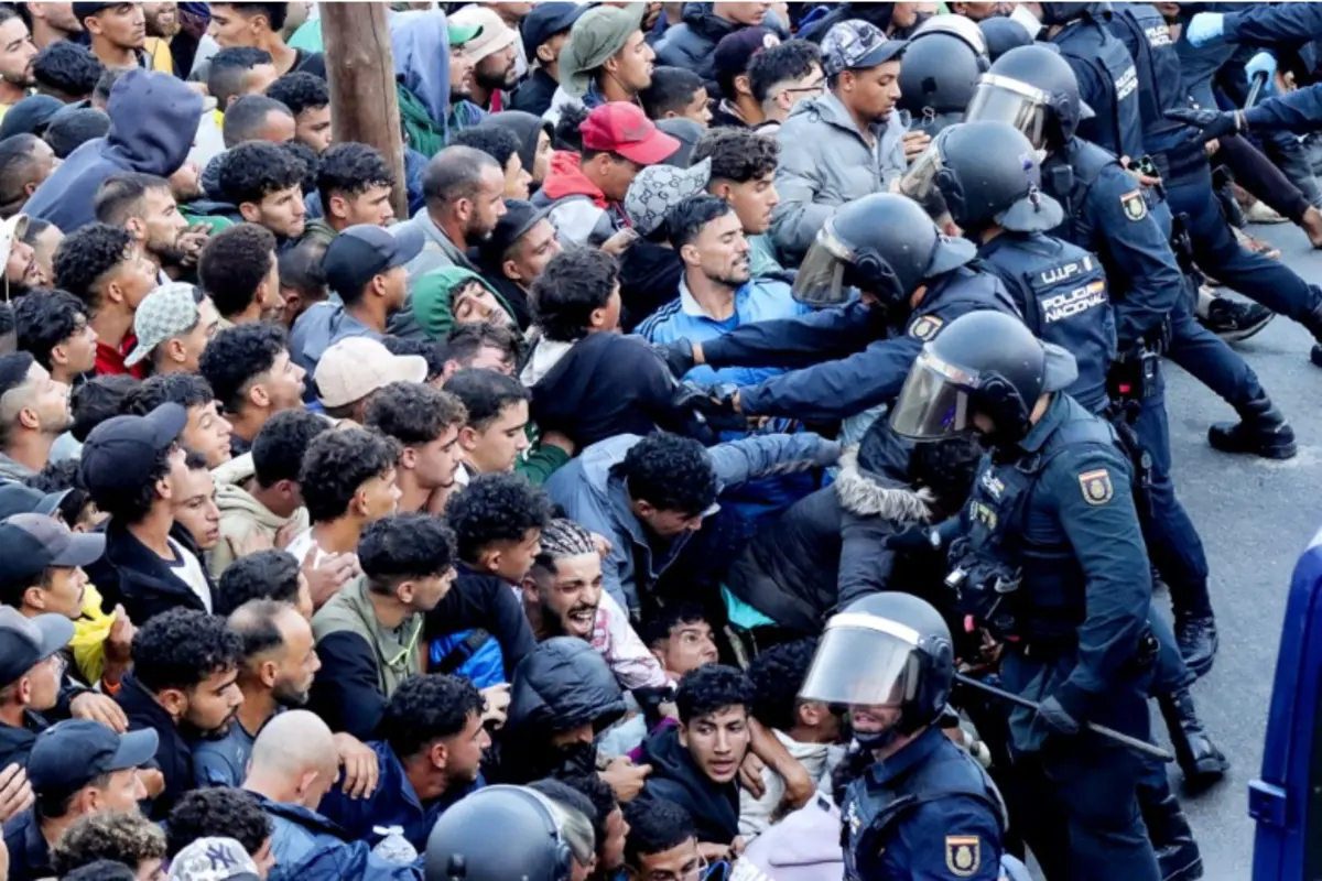 Ceuta: 1,700 migrants transferred in chaos to the port
