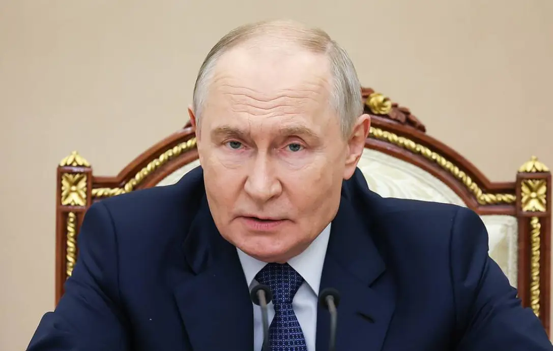 Kremlin: Vladimir Putin Reaches Out to Europe While Boasting About His Military Arsenal
