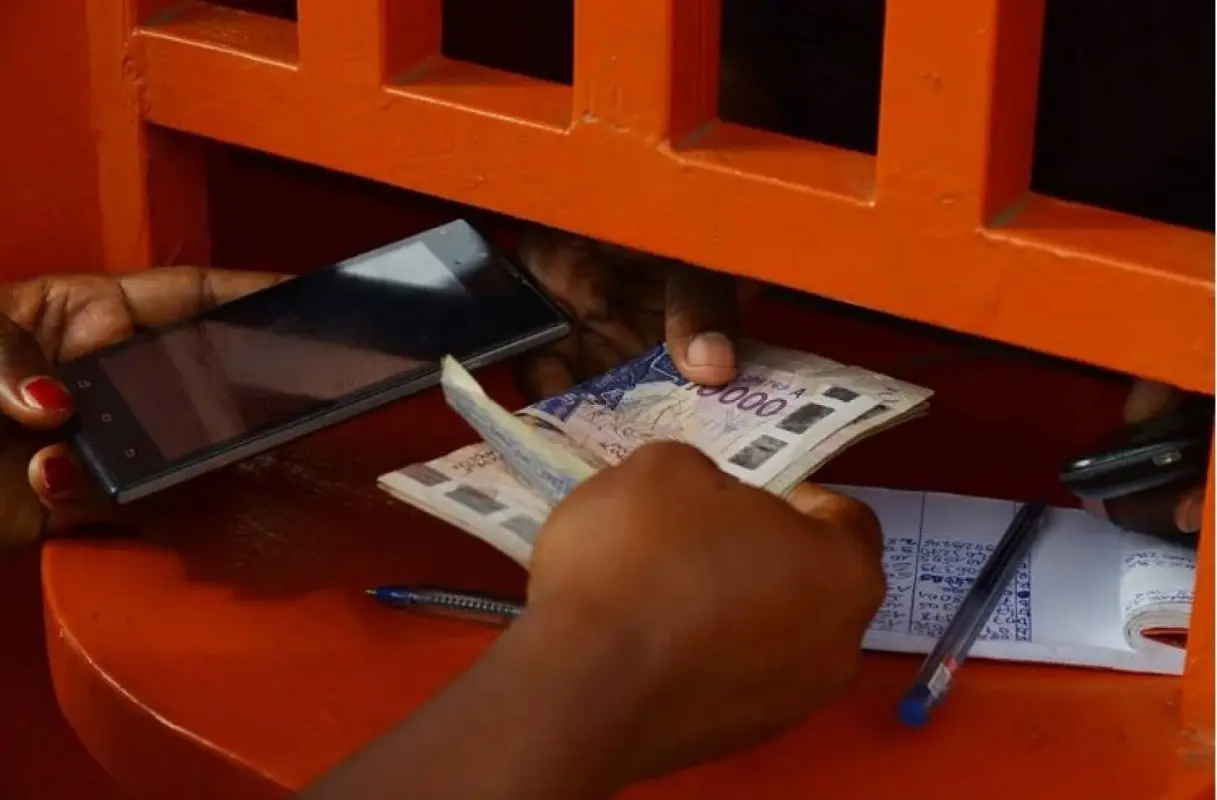 Cocody: They present real bills before replacing them with fake ones during a deposit of 750,000 francs