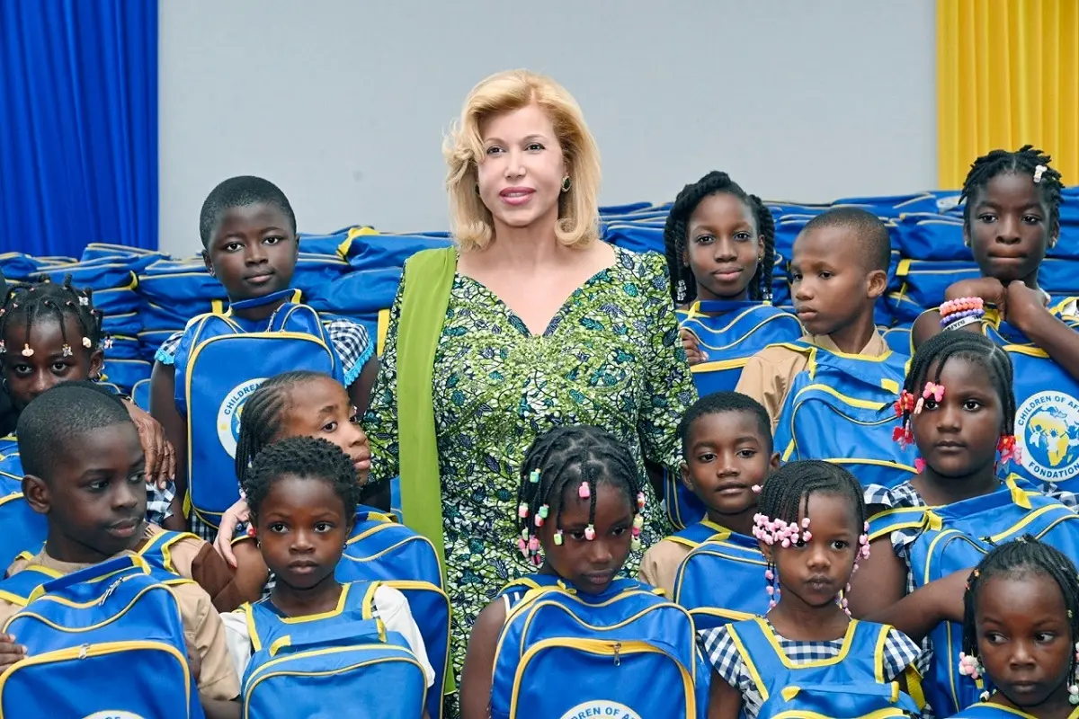 Rentrée scolaire 2026-2027 : Mme Dominique Ouattara lance la campagne de distribution de 15 000 kits scolaires