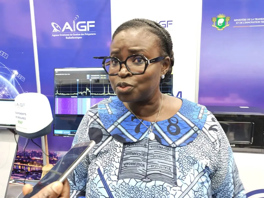 Exposition aux ondes : Aka Gertrude explique le cadre juridique du déploiement des réseaux en Côte d'Ivoire
