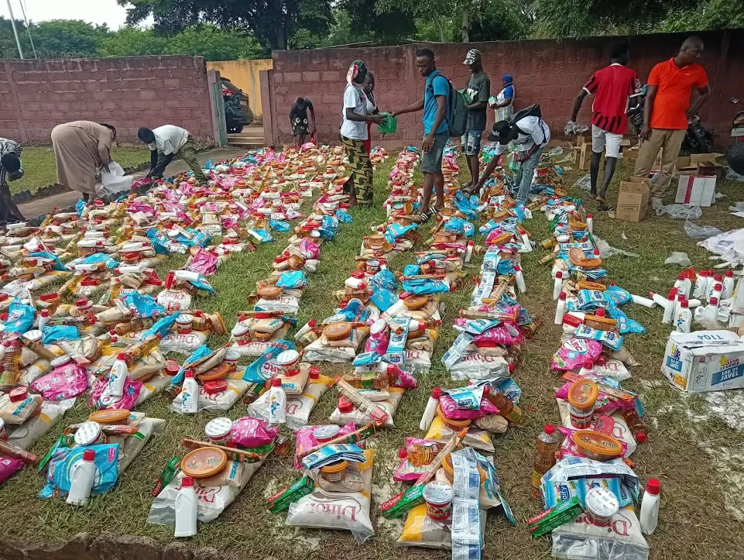 Korhogo: Orphaned, vulnerable and HIV-positive children receive food and medicine donations