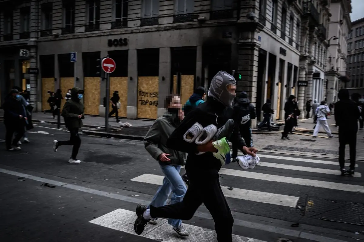 Damage from riots in France: who will pay bills running into hundreds of millions of euros?