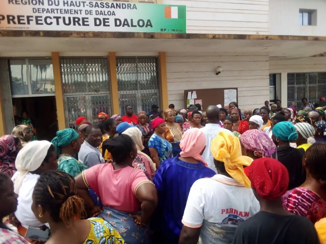 Daloa fish sellers protest rising prices as prefect urges calm